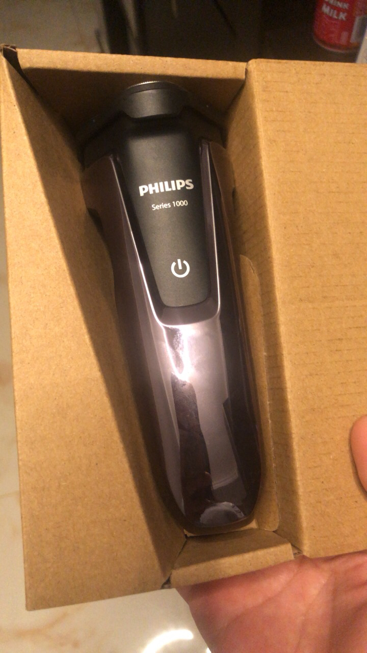 飞利浦(philips)电动剃须刀s1060玫瑰金 旋转式三刀头男士胡须刀 充电