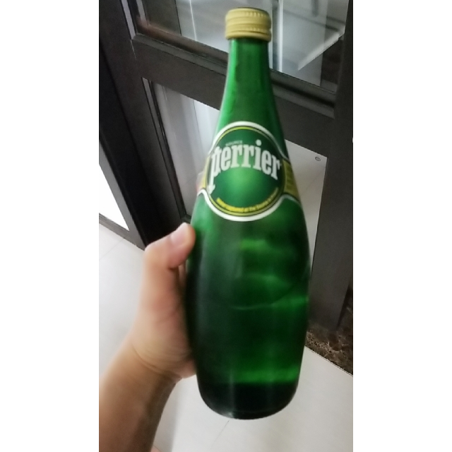 perrier巴黎水原味玻璃瓶750ml12瓶进口饮用水矿泉水气泡水法国进口