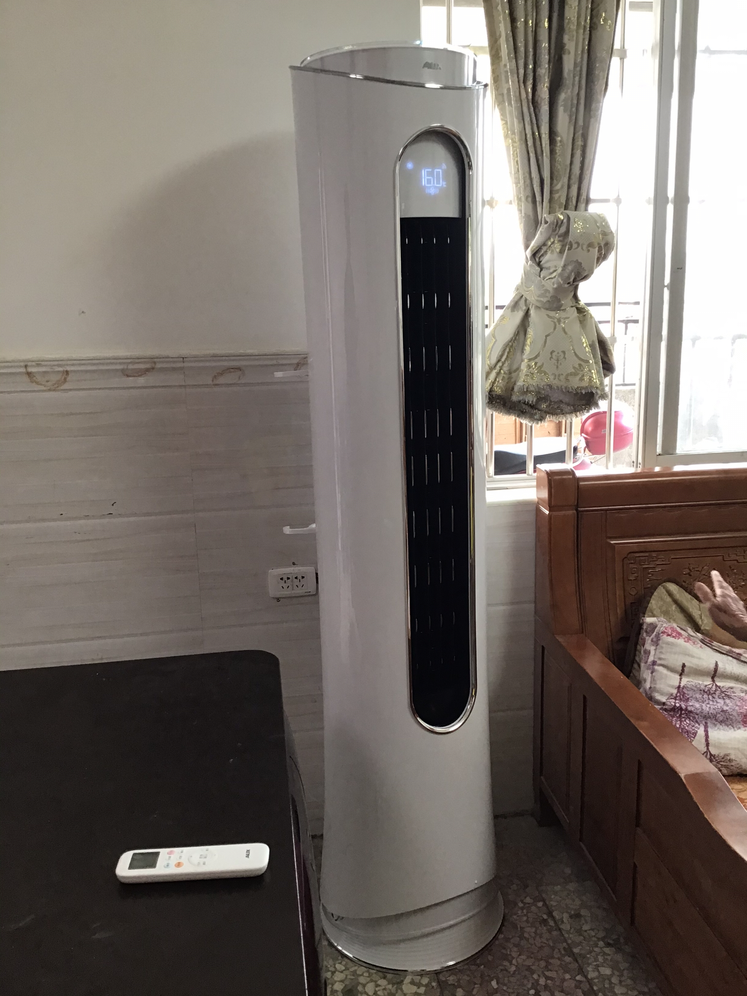 奥克斯 (aux)3匹 一级能效 变频冷暖 圆柱立柜式 家用客厅空调 kfr
