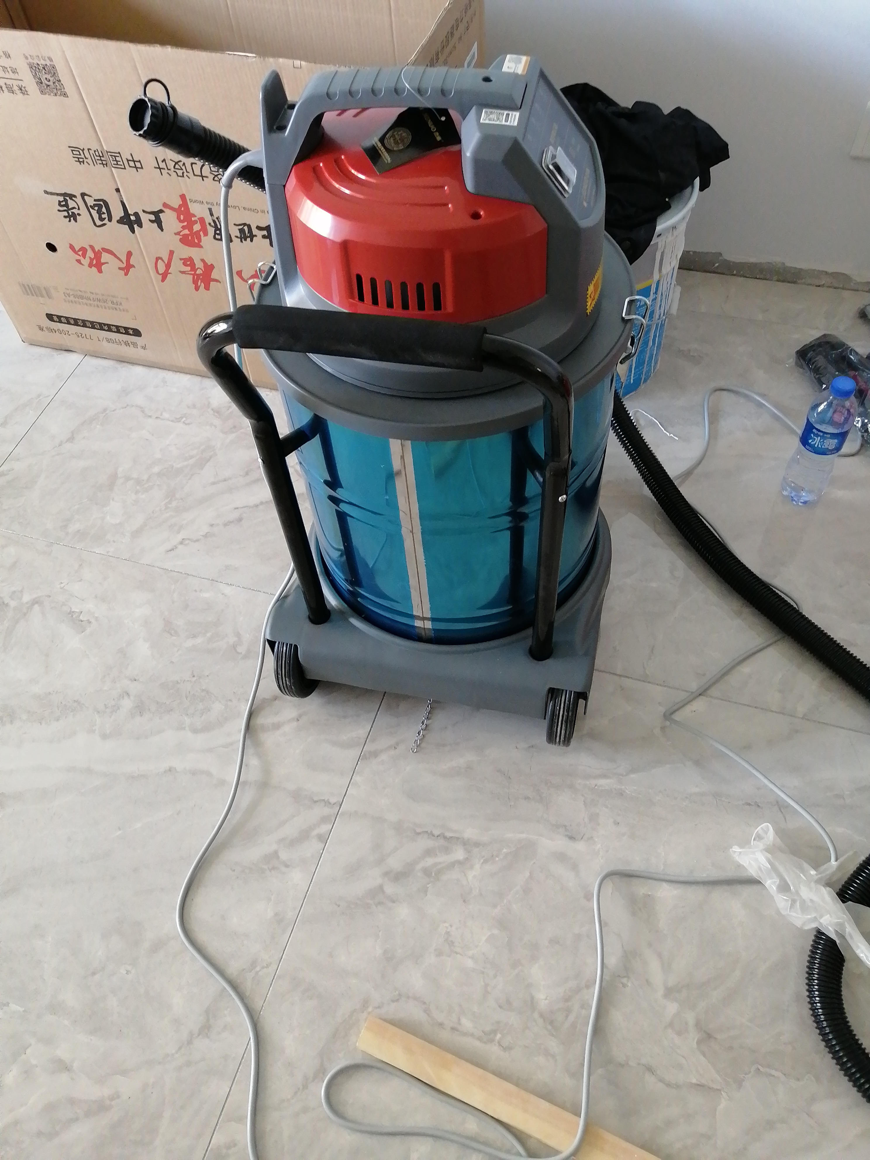 杰诺吸尘器 干湿两用大功率工业大型桶式吸尘器 吸水商用酒店宾馆地毯