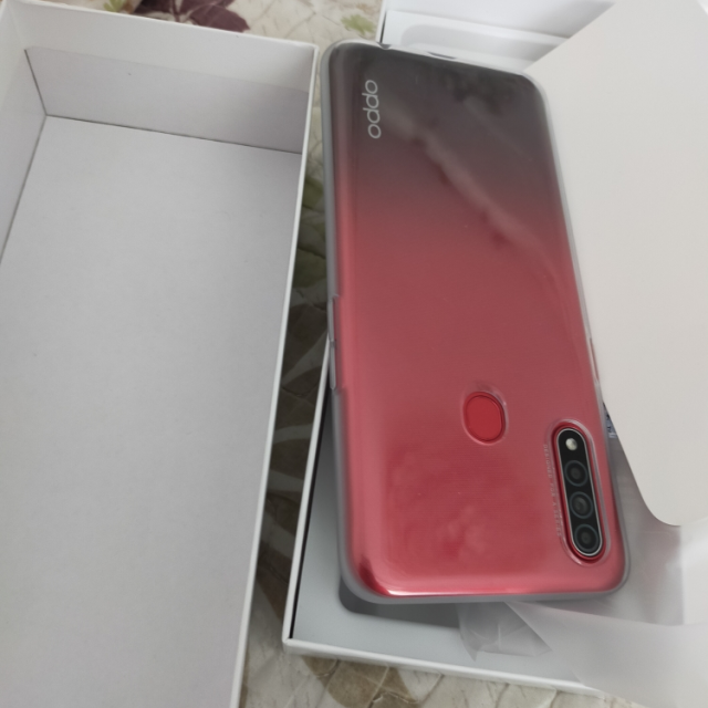 送智能手环oppoa8手机石榴红4g64g65英寸水滴屏4230mah大电池后置ai三