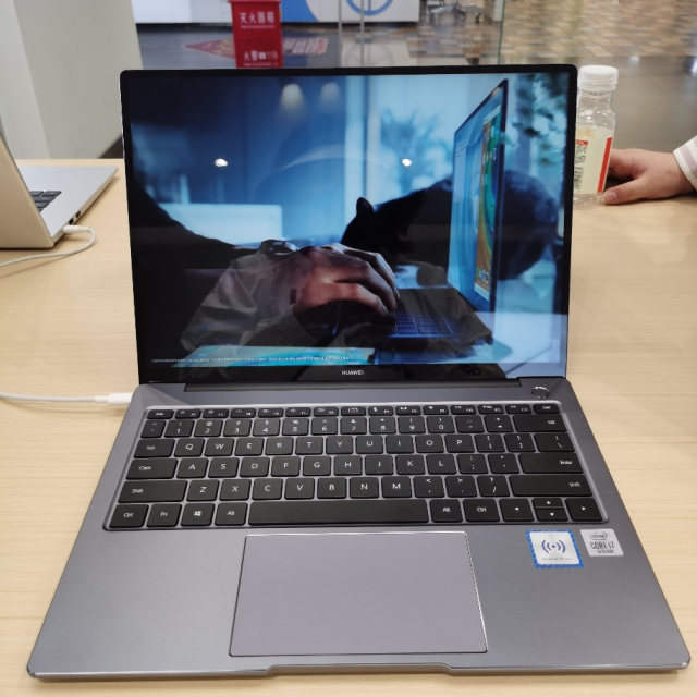 华为matebook 14 2020款 笔记本电脑 i5-10210u mx250独显 16gb 512gb