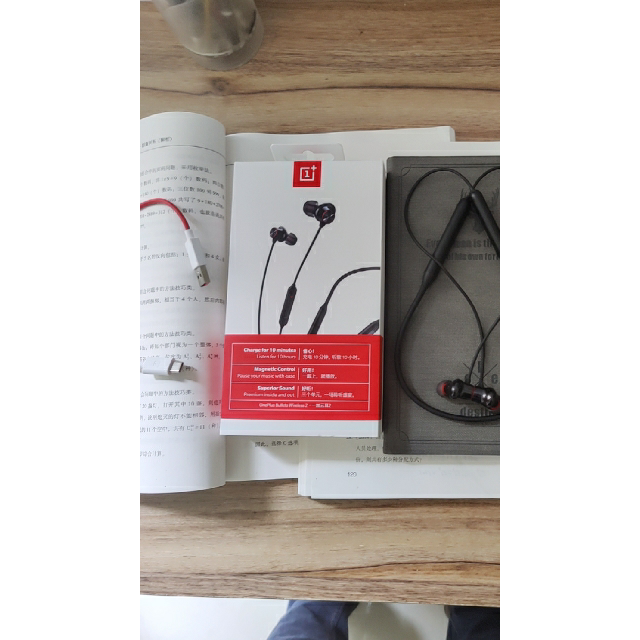 一加云耳2磁吸入耳式无线运动耳机蓝牙耳机三单元圈铁耳机