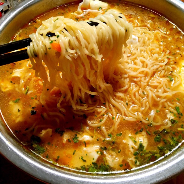 泡面组合混搭整箱批发 笨笨酸辣牛肉多口味组合方便面高清大图|实物图