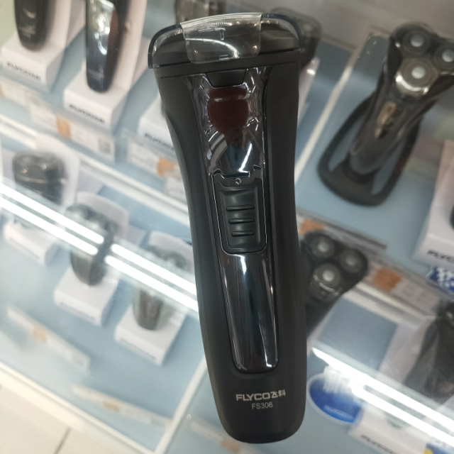> 飞科剃须刀fs306商品评价 > 服务态度不好东西的质.