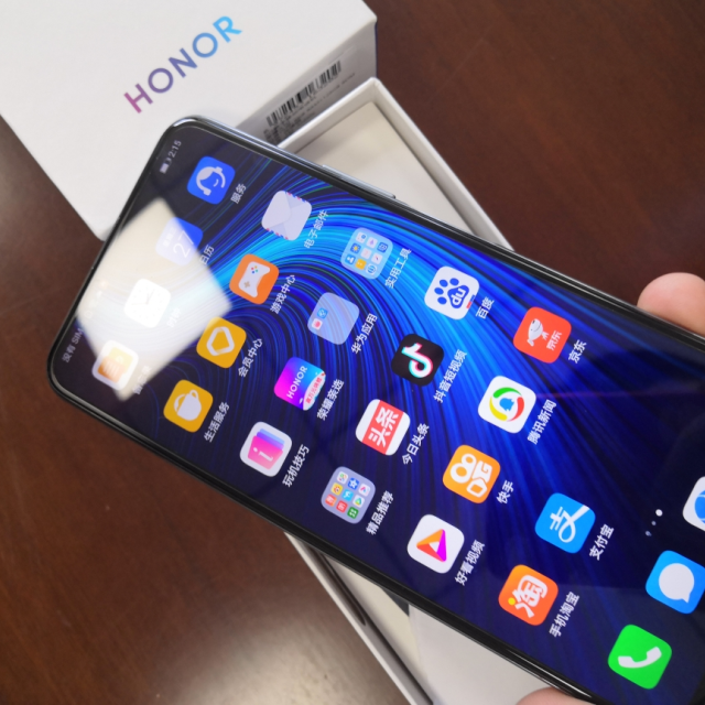 荣耀x10麒麟820双模九频5g90hz全速屏4000万ryyb高感光摄影6gb128gb