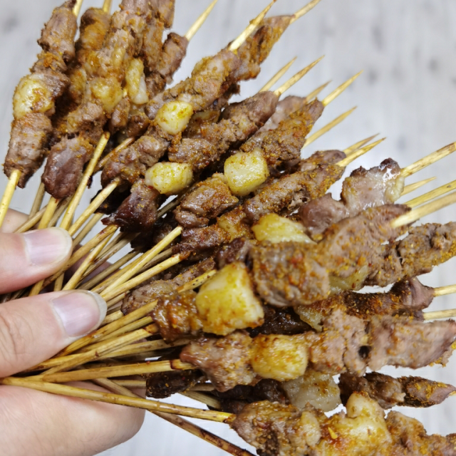 页面价为一串的价格20串起售拍20倍数1袋20串内蒙古羊肉串内赠烧烤料