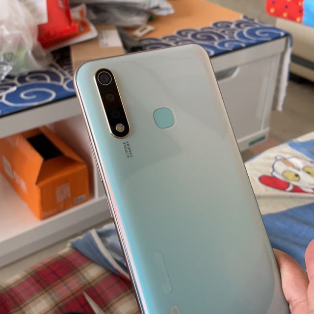 vivou3玉瓷青464gb5000mah大电池18w双引擎闪充骁龙675处理器全网通4g