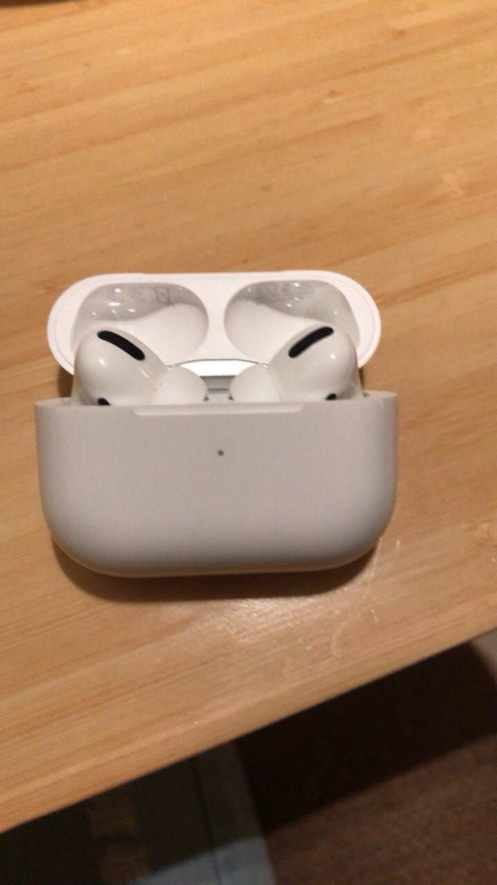 apple 苹果 airpods pro 主动降噪无线蓝牙耳机 配magsafe无线充电盒