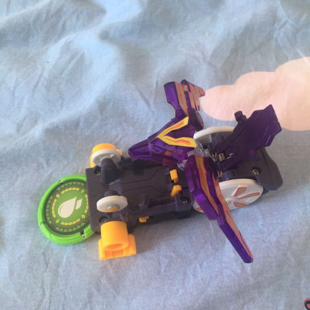 奥迪双钻(auldey)爆裂飞车3儿童玩具男孩玩具合体连翻系列雷暴684103