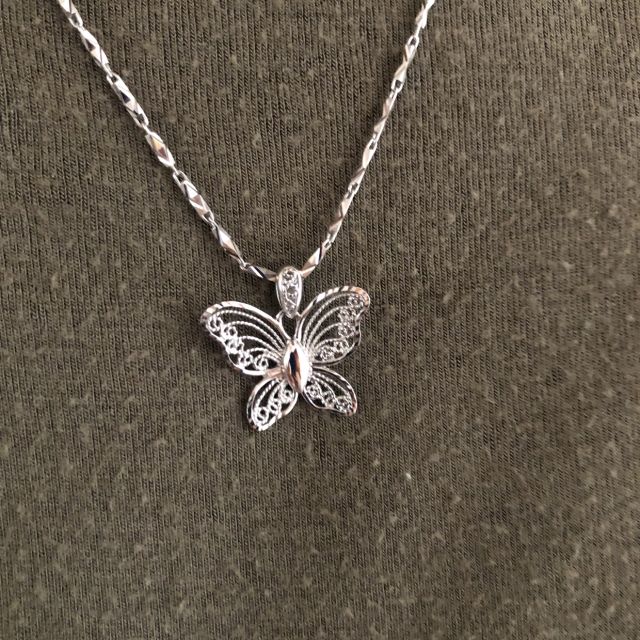 周生生(chow sang sang)pt950铂金lace蕾丝系列蝴蝶白金吊坠女款 8586