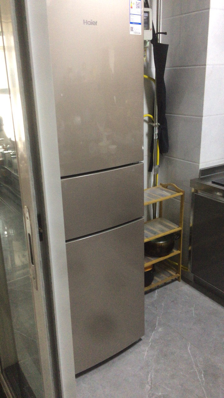 海尔(haier)bcd-213wmps 213升风冷无霜家用三门电冰箱 deo净味 金色