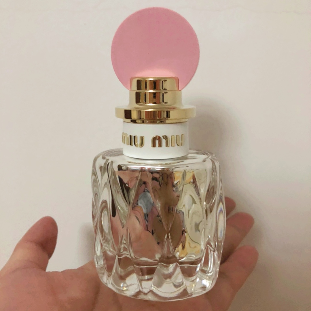 缪缪(miu miu)莹铃香水 第四代限量银色之花女士香水50ml 淡香持久