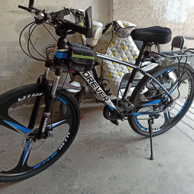 > mx770 27速顶配版【六刀轮】黑蓝色商品评价 > 车子孩子很喜欢,1米.