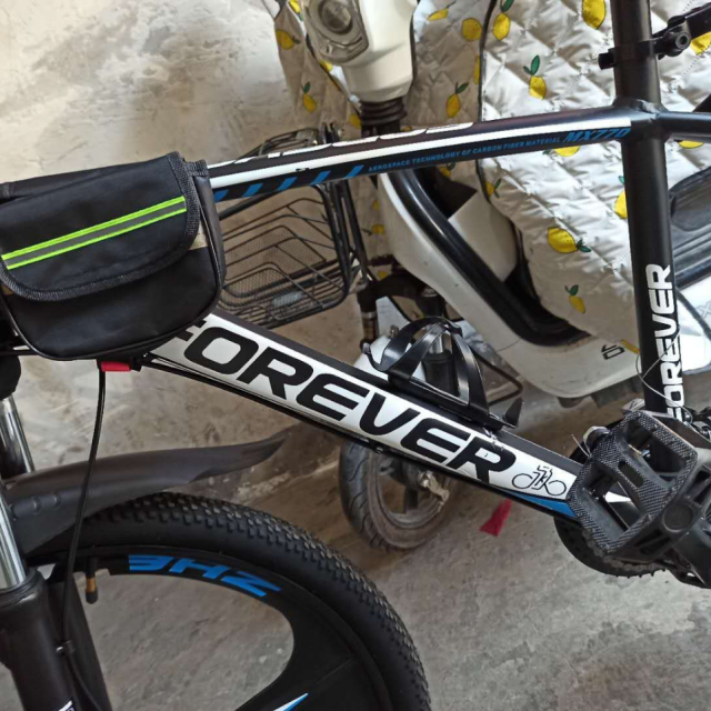 > mx770 27速顶配版【六刀轮】黑蓝色商品评价 > 车子孩子很喜欢,1米.