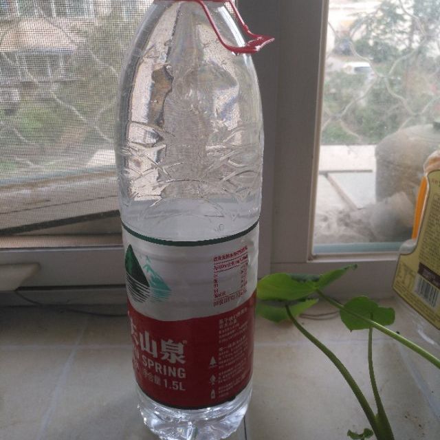 1.5l矿泉水瓶多高图片