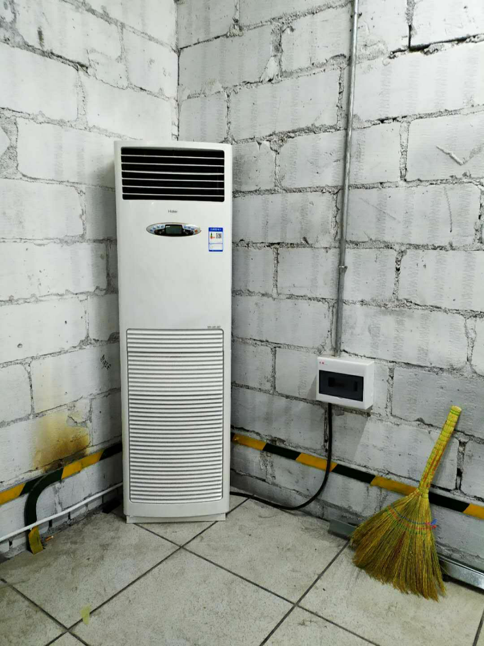 海尔(haier) 3匹机房空调基站空调24小时连续运转微电脑除霜全年不