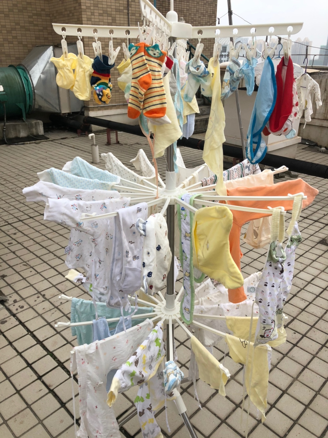 卡贝(cobbe)婴儿晾衣架落地折叠阳台不锈钢晒衣儿童毛巾架宝宝尿布架