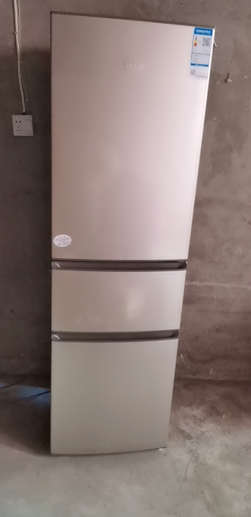 海尔(haier)bcd-216stpt 216升炫金家用三门电冰箱 三温区 中温软冷冻