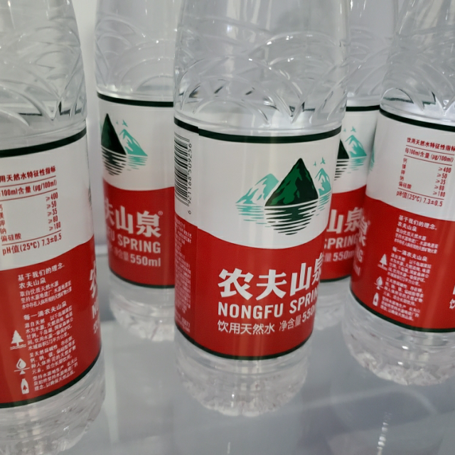 > 农夫山泉天然水550ml*24 箱装 饮用水商品评价 > 第1次在苏宁易购买