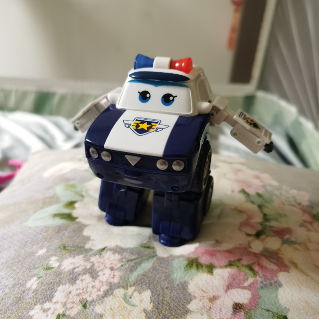 奥迪双钻(auldey)超级飞侠 男孩女孩儿童玩具 变形机器人-贝警员 7302