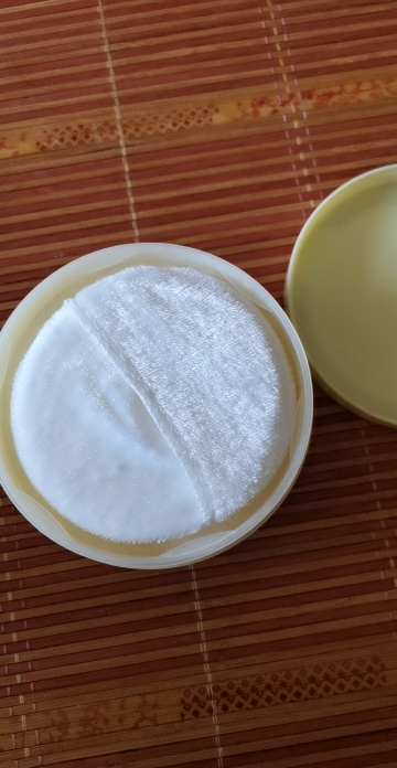 宝宝松花爽身粉