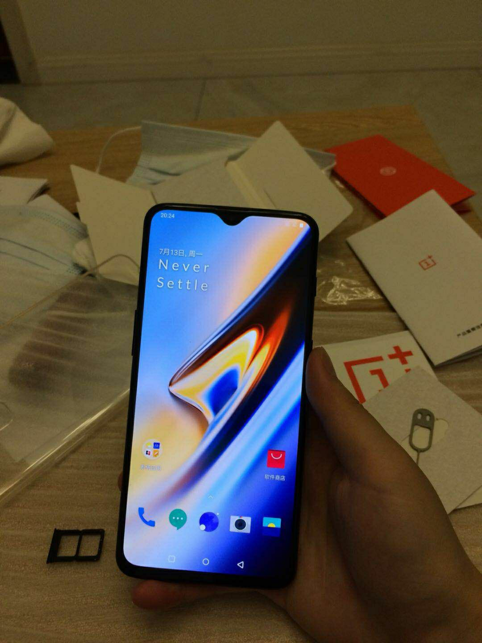 一加6t 手机 oneplus6t 全面屏 游戏手机 全网通4g 双卡双待 亮瓷黑