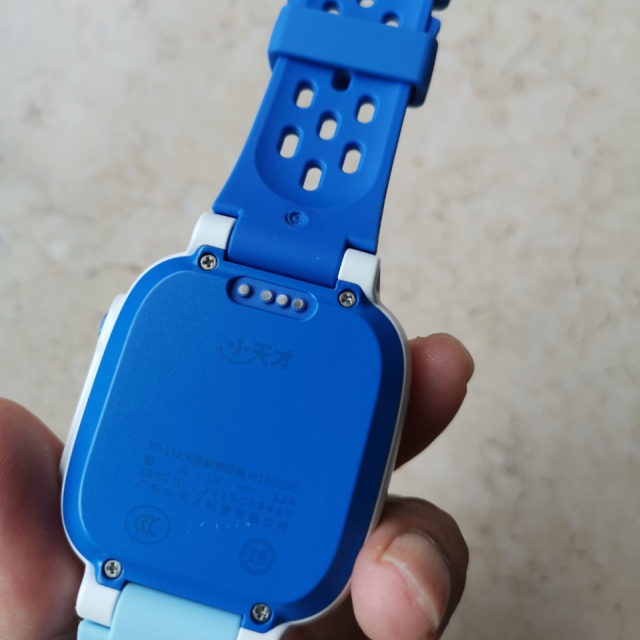 小天才电话手表q2天镜蓝 游泳防水定位高清视频移动联通4g新品立体