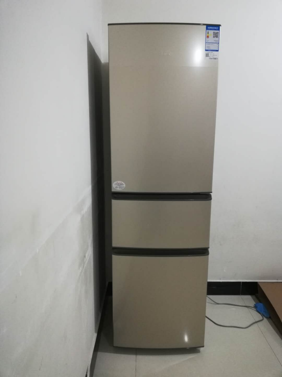 海尔(haier) 216升炫金家用三门电冰箱 三温区 中门软冷冻 静音节能