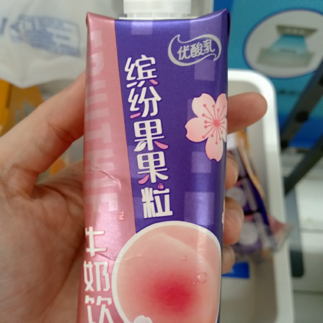 伊利优酸乳缤纷果果粒牛奶饮品樱花白桃味210g12盒