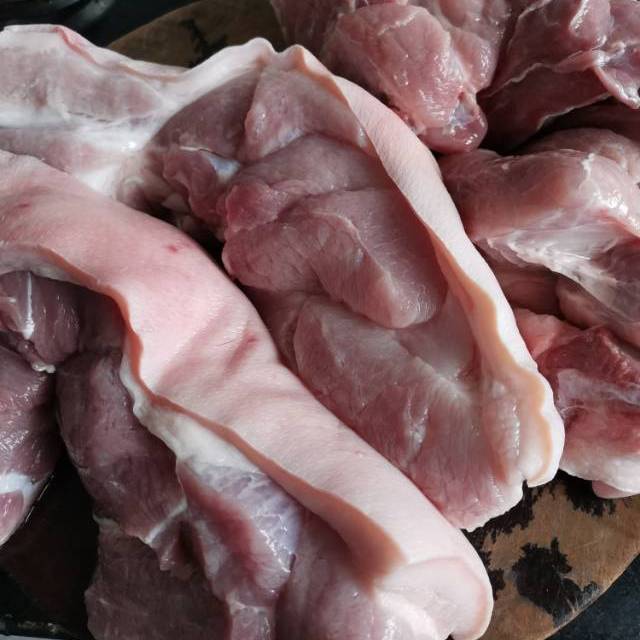 > 带皮猪前腿肉1kg(鲜)商品评价 > 送货及时,肉质新鲜,.