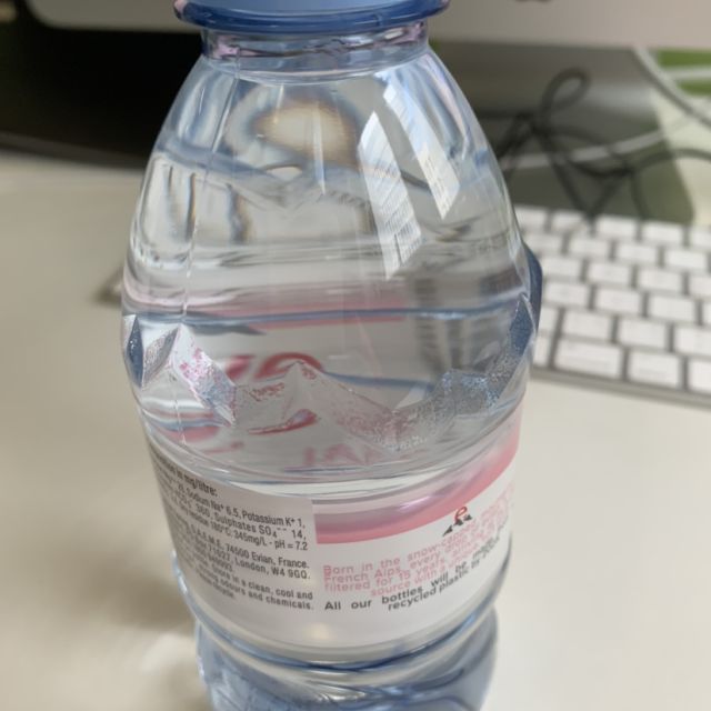 歡樂頌安迪同款依雲evian礦泉水330ml24瓶箱進口飲用水礦物質水法國