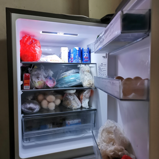 海尔(haier)bcd-213wmps 213升风冷无霜家用三门电冰箱 deo净味 金色