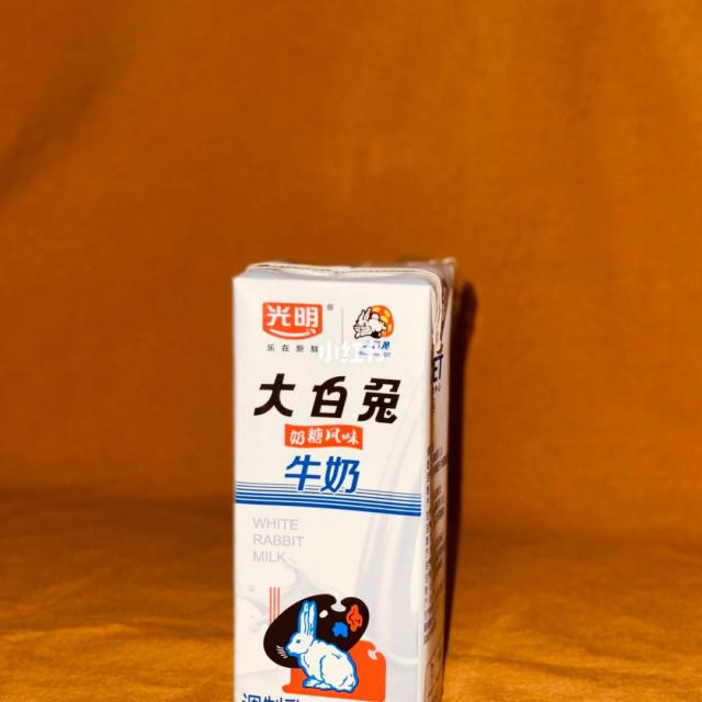 光明大白兔奶糖风味牛奶200ml12