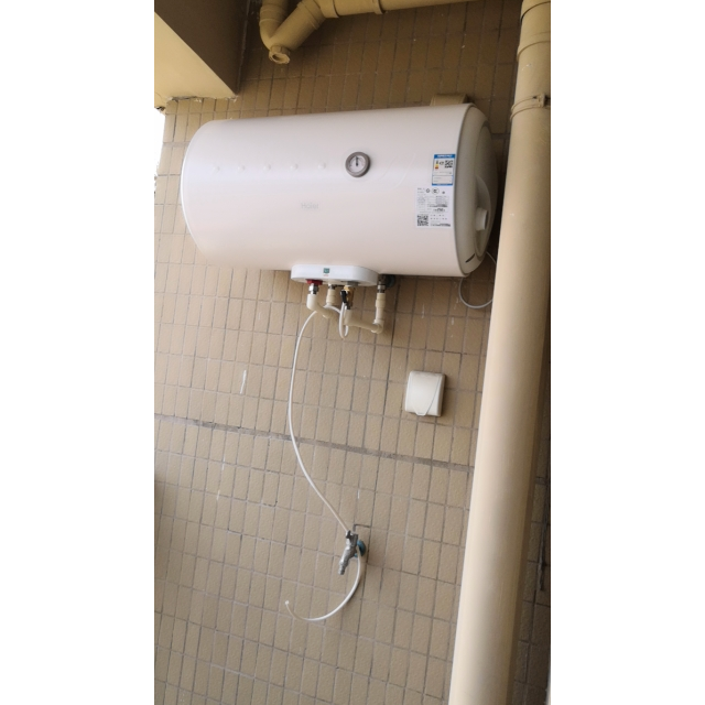 haier海尔电热水器es60hhc3e60升2000w速热金刚三层胆防电墙m式新鲜