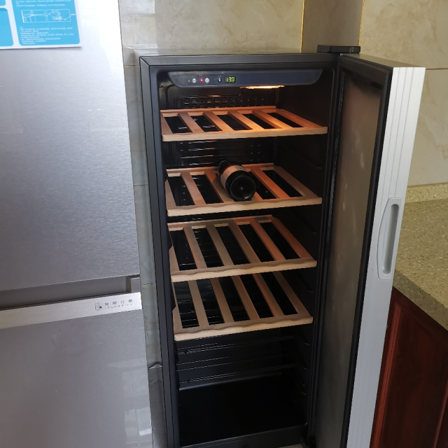 海尔haier红酒柜56瓶酒窖级家用恒温恒湿榉木酒架led显示恒温红酒柜jc