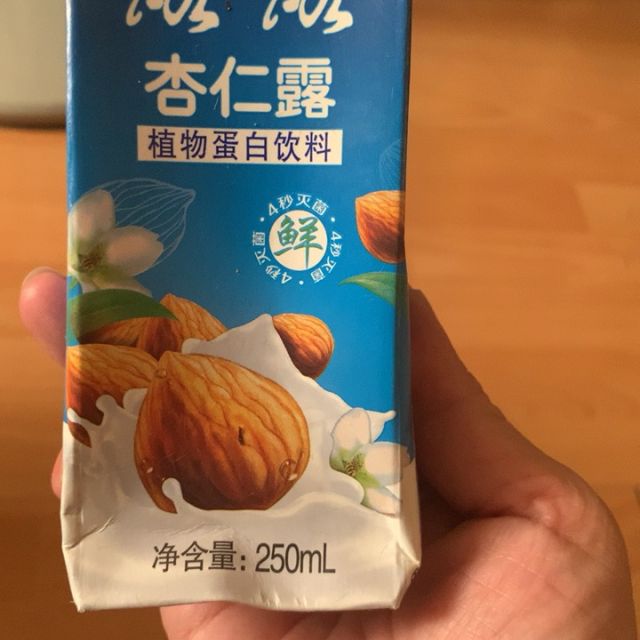 露露杏仁露250ml盒