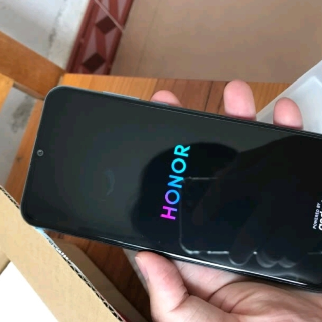 華為榮耀honor20青春版6gb64gb冰島幻境全網通移動聯通電信4gamoled