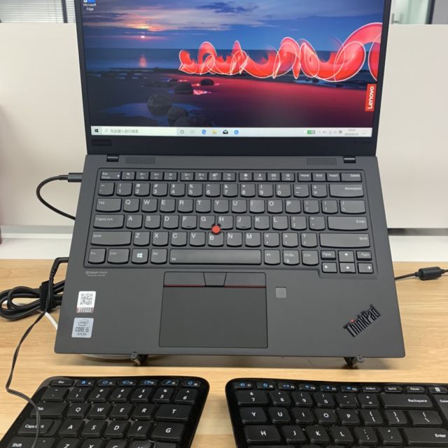 联想thinkpadx1carbon03cd英特尔十代酷睿i514英寸笔记本电脑i510210u