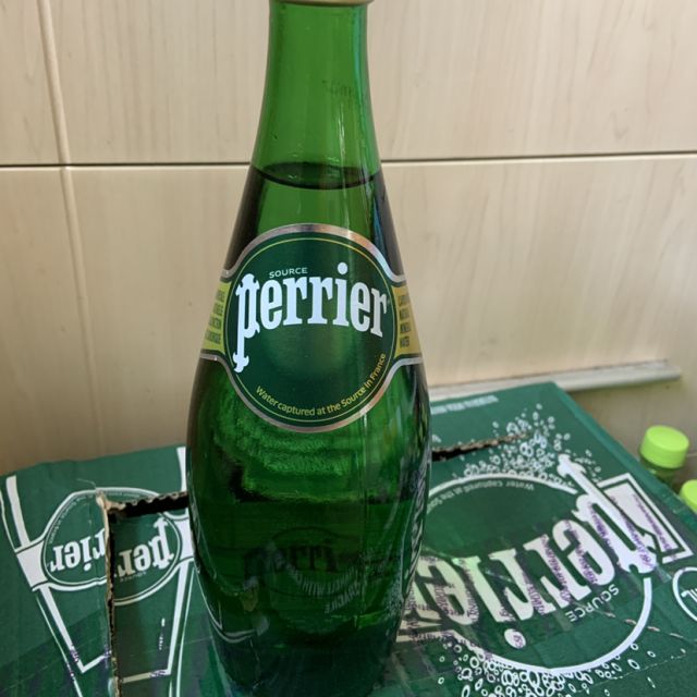 perrier巴黎水原味玻璃瓶750ml12瓶进口饮用水矿泉水气泡水法国进口