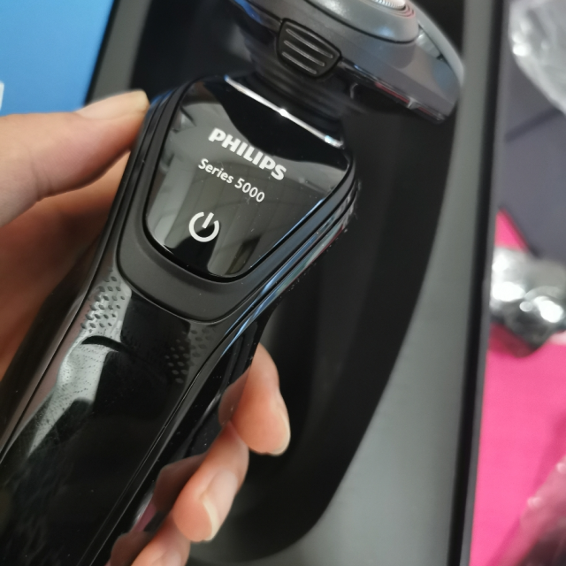 飞利浦philips电动剃须刀干湿两用三刀头全身水洗充电旋转式刮胡刀s5