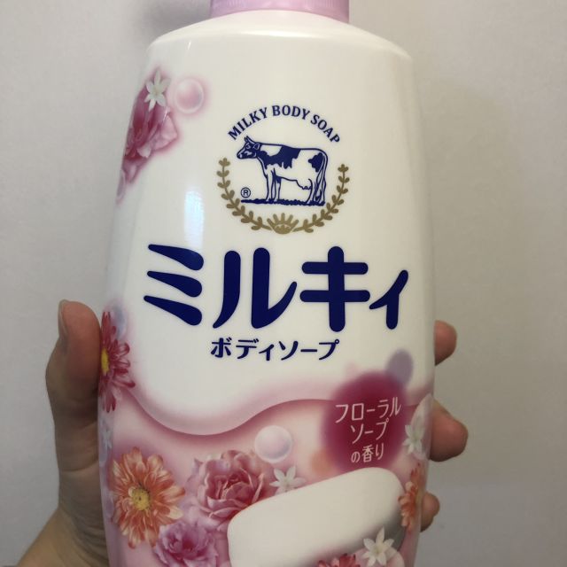 花香滋润沐浴露cowbrand牛牌牛乳石碱花香沐浴露550ml各种肤质成人