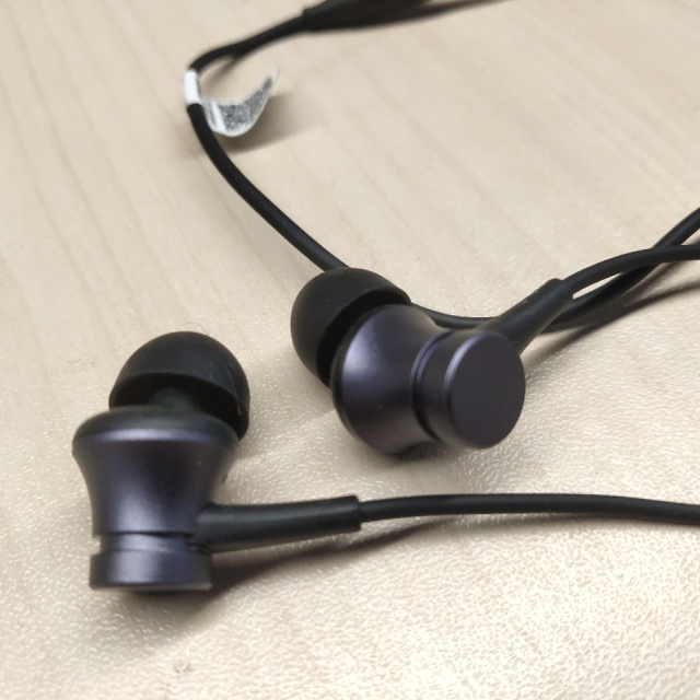 小米mi活塞耳机清新版入耳式线控带麦有线耳机黑色