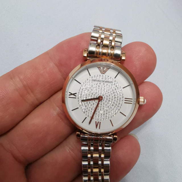 > 阿玛尼石英女表ar1926 ar1926【爆款满天星】商品评价 > 手表非常好