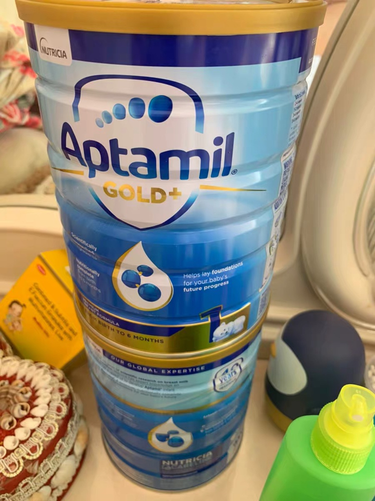 爱他美奶粉金装1段