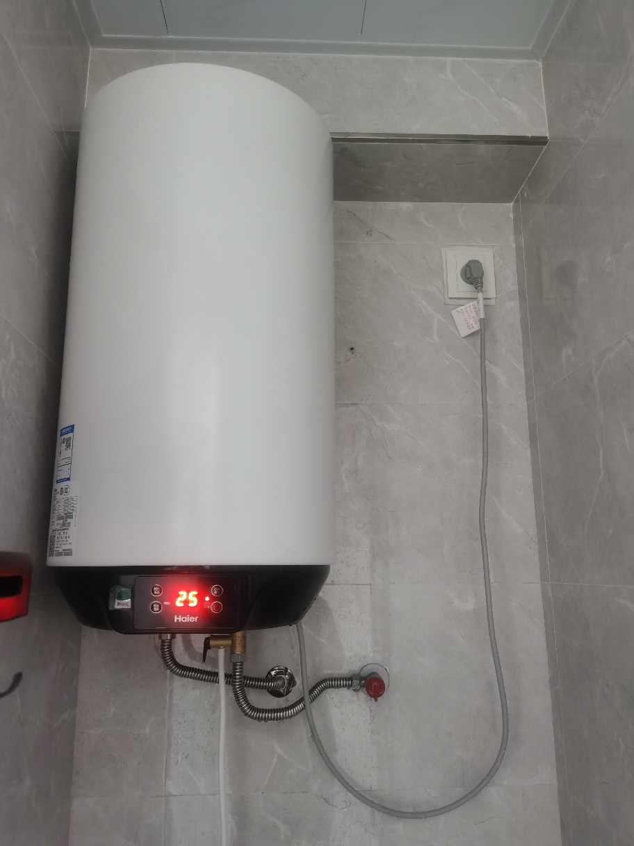 海尔(haier)电热水器 节能竖式立式 速热3000w变频预约 恒温洗澡 储水