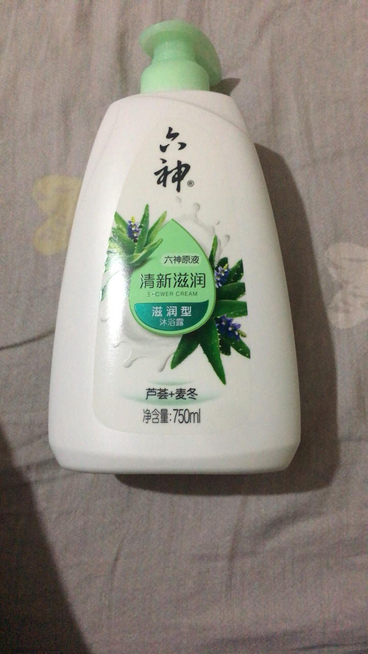 六神滋润系列沐浴露 750ml 两瓶装(清新滋润 清香爽肤) 750ml*2晒单图