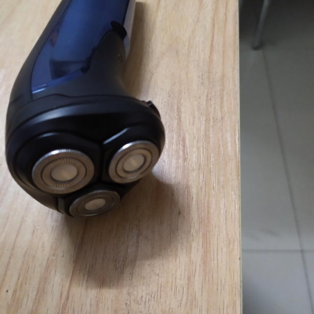 飞科flyco剃须刀博锐ps197电动男士充电式刮胡刀全身水洗旋转式三刀头