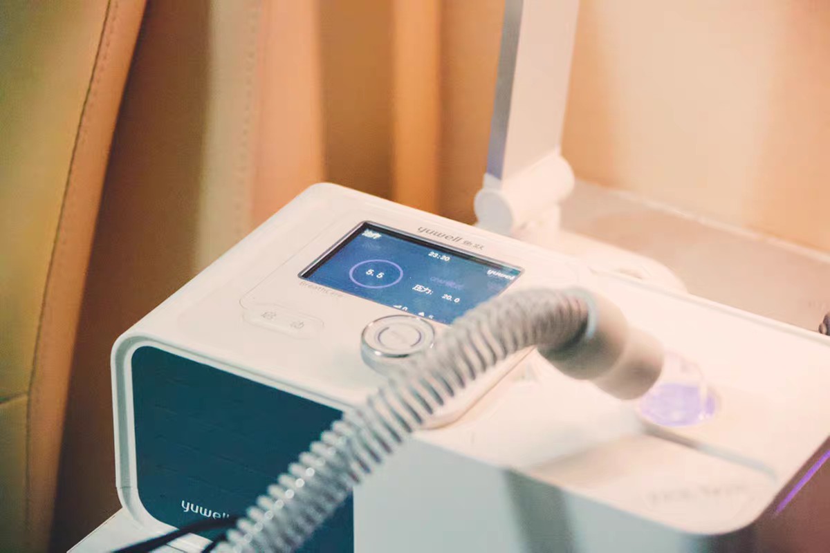 鱼跃yuwell呼吸机360家用单水平睡眠止鼾机医用无创呼吸器打鼾打呼噜