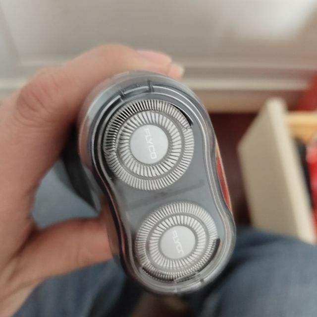 飞科flyco男士电动剃须刀全身水洗须刨智能显示一小时快充刮胡刀剃